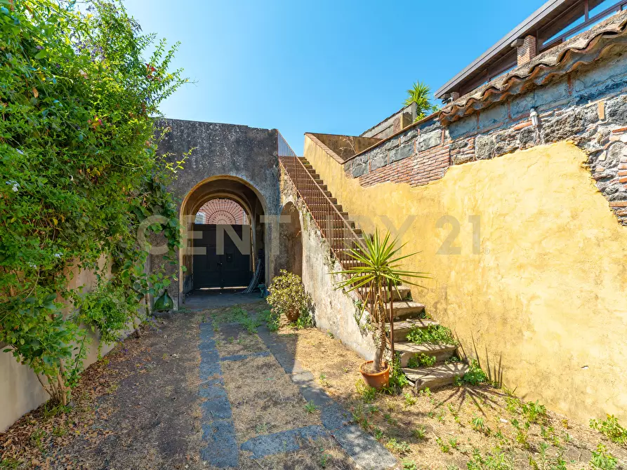 Immagine 8 di Villa in vendita  in Via Calvario 43 a Mascalucia