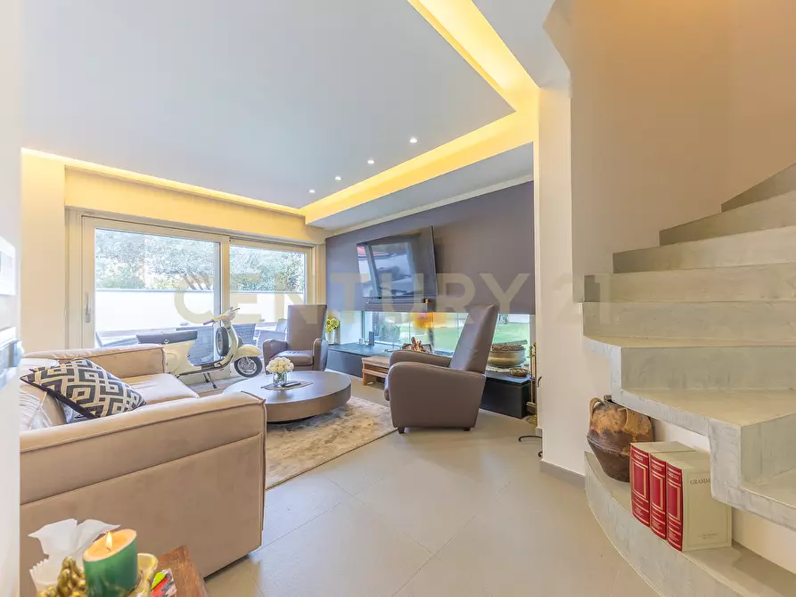 Immagine 24 di Villa in affitto  in Via Bedollo 117 a Roma