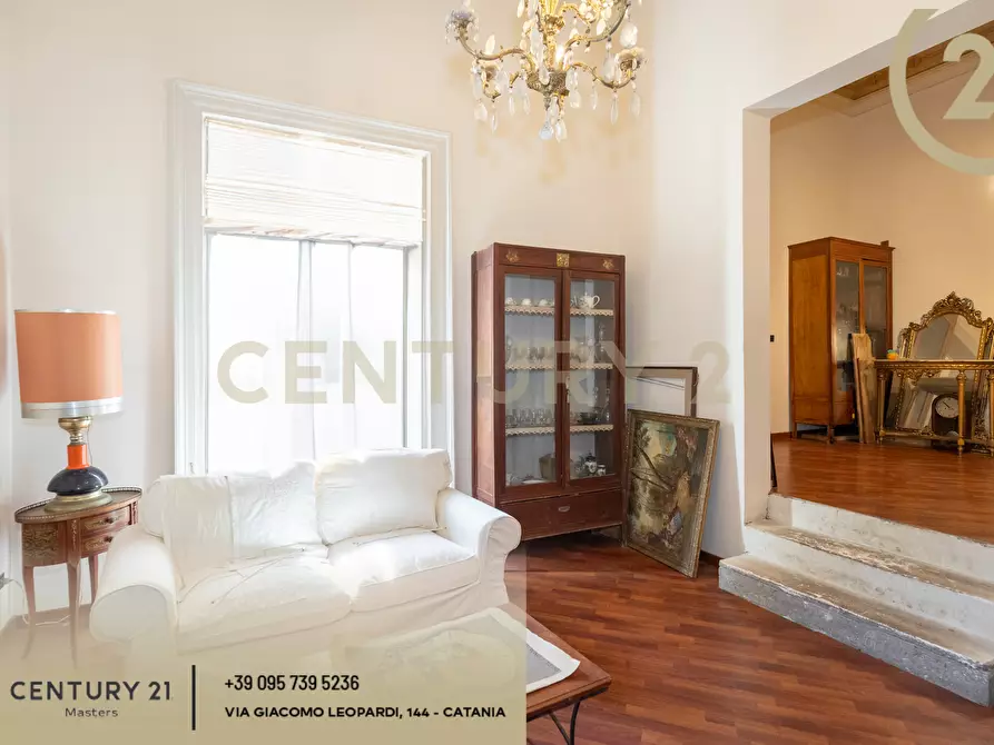 Immagine 83 di Pentalocale in vendita  in Via Etnea 196 a Catania