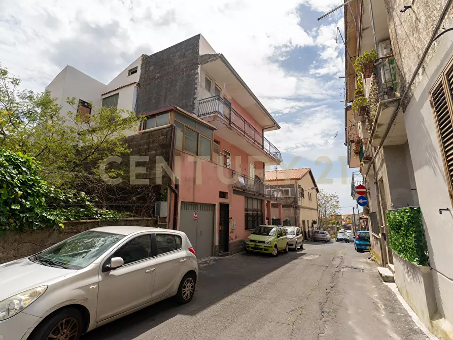 Immagine 3 di Pentalocale in vendita  in Via Sottotenente Cantone 30 a Mascalucia