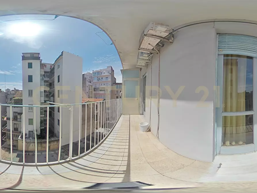 Immagine 55 di Quadrilocale in vendita  in Via Genova 64 a Catania