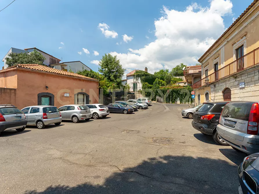 Immagine 16 di Villa in vendita  in Piazza F. M. Scuderi 7 a Viagrande