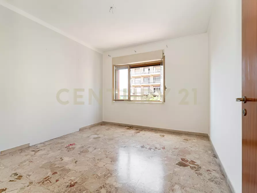 Immagine 41 di Bilocale in affitto  in Via delle Acacie 9 a Catania