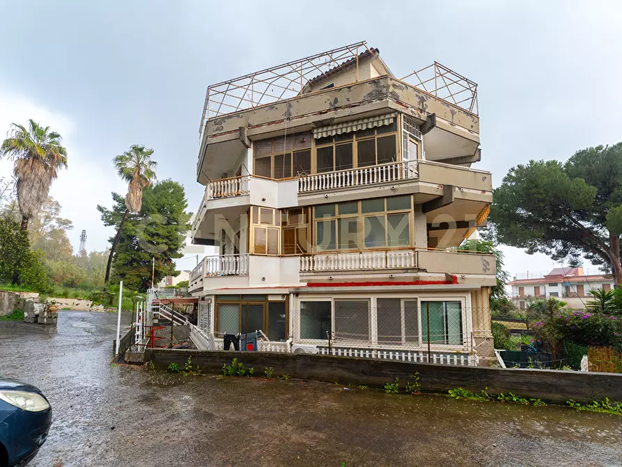 Immagine 25 di Bilocale in vendita  in Via Livorno 101 a Aci Castello