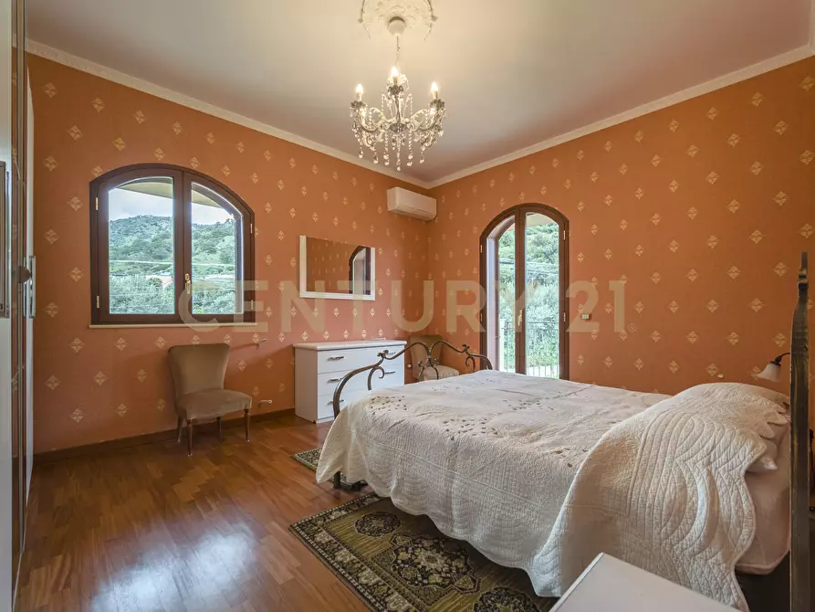Immagine 31 di Villa in vendita  in Piazza Antonio Stracuzzi 4 a Santa Teresa Di Riva