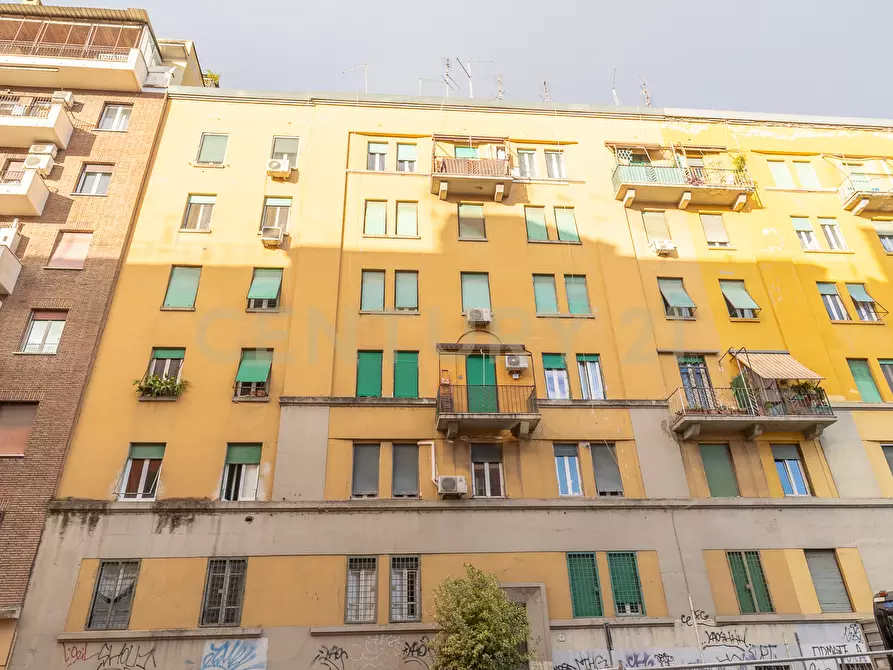 Immagine 21 di Bilocale in vendita  in Via Girolamo Benzoni a Roma