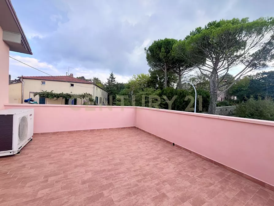 Immagine 29 di Villa in vendita  in Piazza Barbana 35 a Scansano