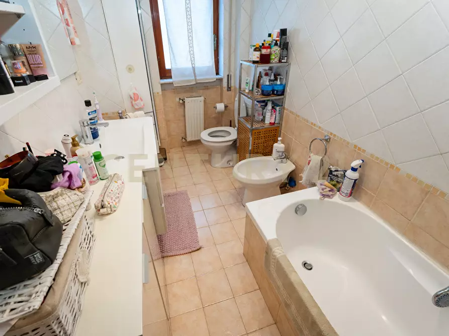 Immagine 38 di Pentalocale in vendita  in Via Cristoforo Colombo 1 a San Gregorio Di Catania