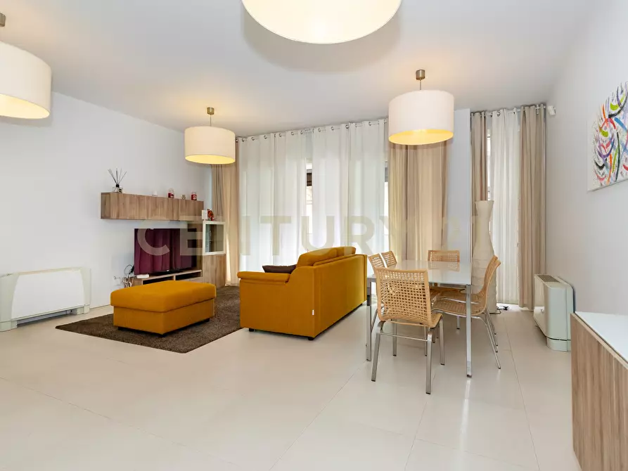 Immagine 19 di Trilocale in vendita  in Via Ruggero Leoncavallo 5 a Catania