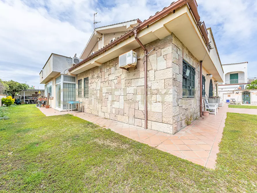 Immagine 56 di Villa in vendita  in Via Calabria 4 a Ardea
