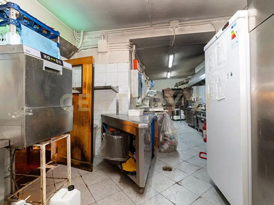 Immagine 24 di Locale commerciale in vendita  in Via Monsignor Ventimiglia snc a Catania