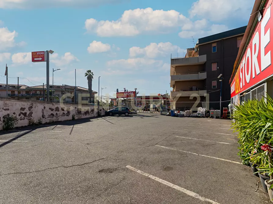 Immagine 4 di Attività commerciale in vendita  in Via Nizzeti 6 a Aci Catena