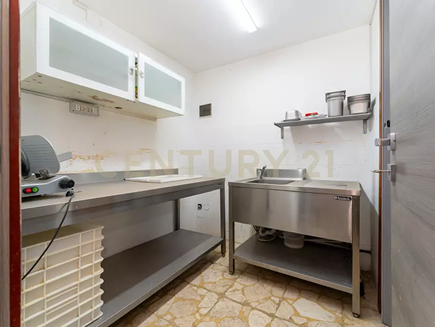 Immagine 13 di Locale commerciale in affitto  in Via Aldebaran 7 a Catania
