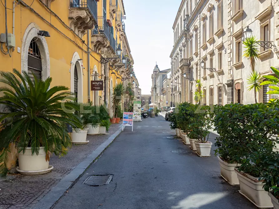 Immagine 43 di Bilocale in vendita  in Via Crociferi 60 a Catania