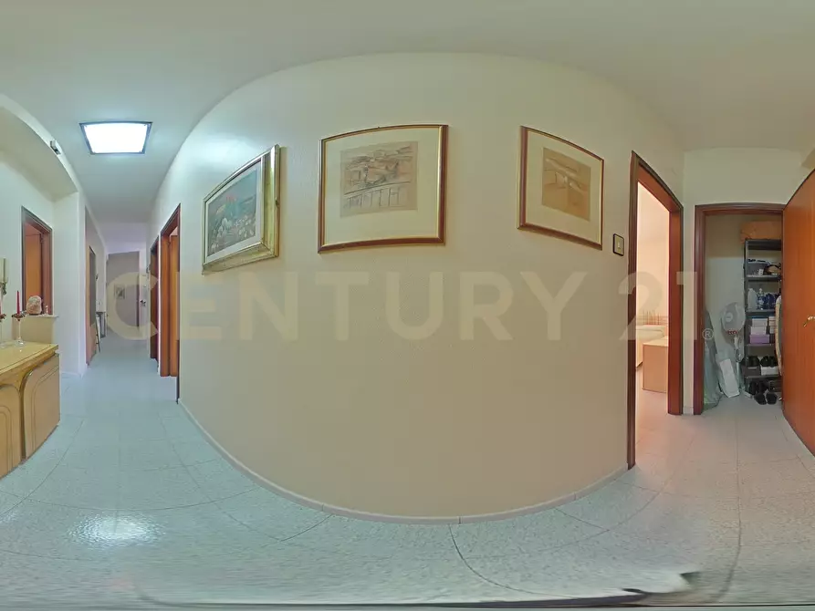 Immagine 48 di Quadrilocale in vendita  in Via Vincenzo Giuffrida 194 a Catania