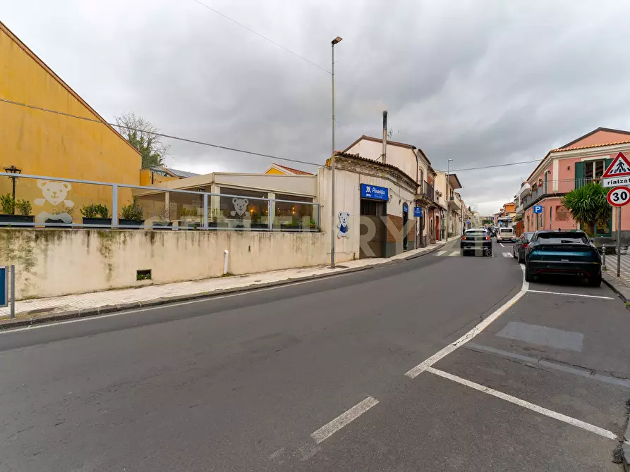 Immagine 6 di Pizzeria / Pub in vendita  in Via Umberto 80 a Sant'agata Li Battiati