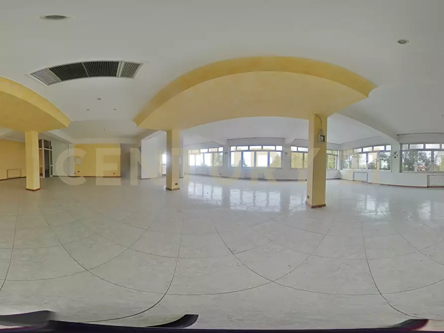 Immagine 57 di Locale commerciale in affitto  in Via Catira 2 a San Gregorio Di Catania