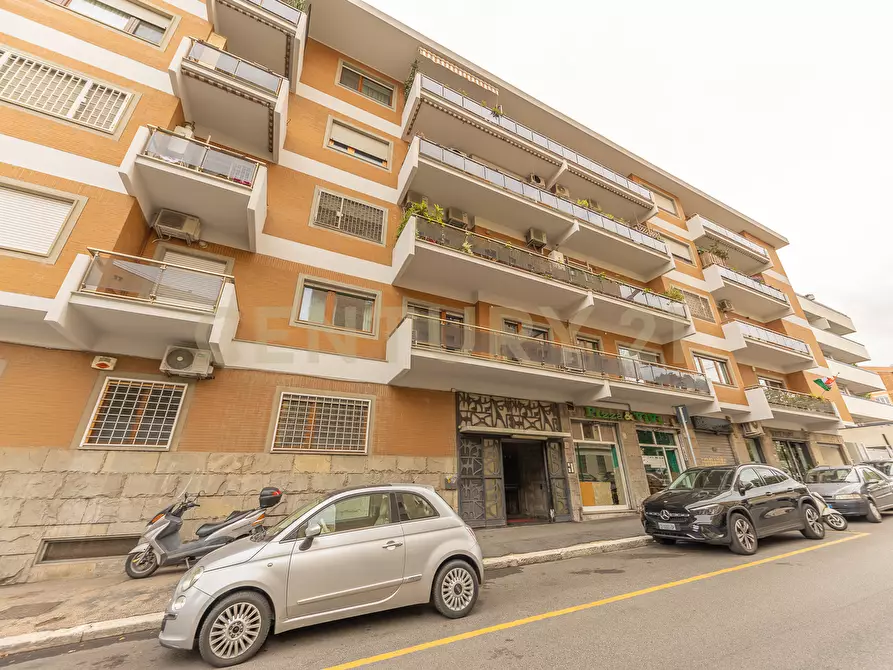 Immagine 14 di Quadrilocale in vendita  in Via Leon Pancaldo 26 a Roma