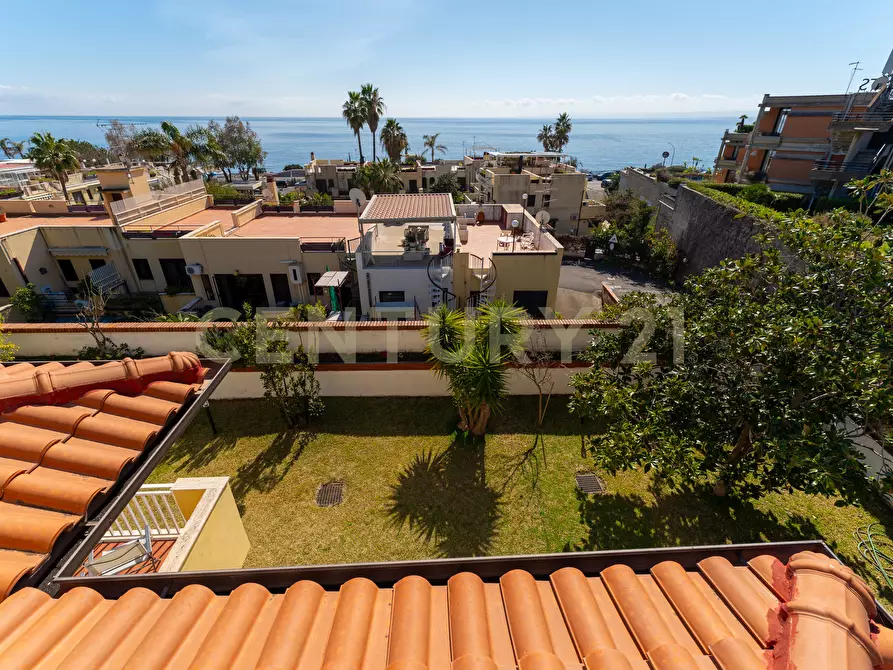 Immagine 21 di Villa in vendita  in Via Antonello da Messina 57 a Aci Castello