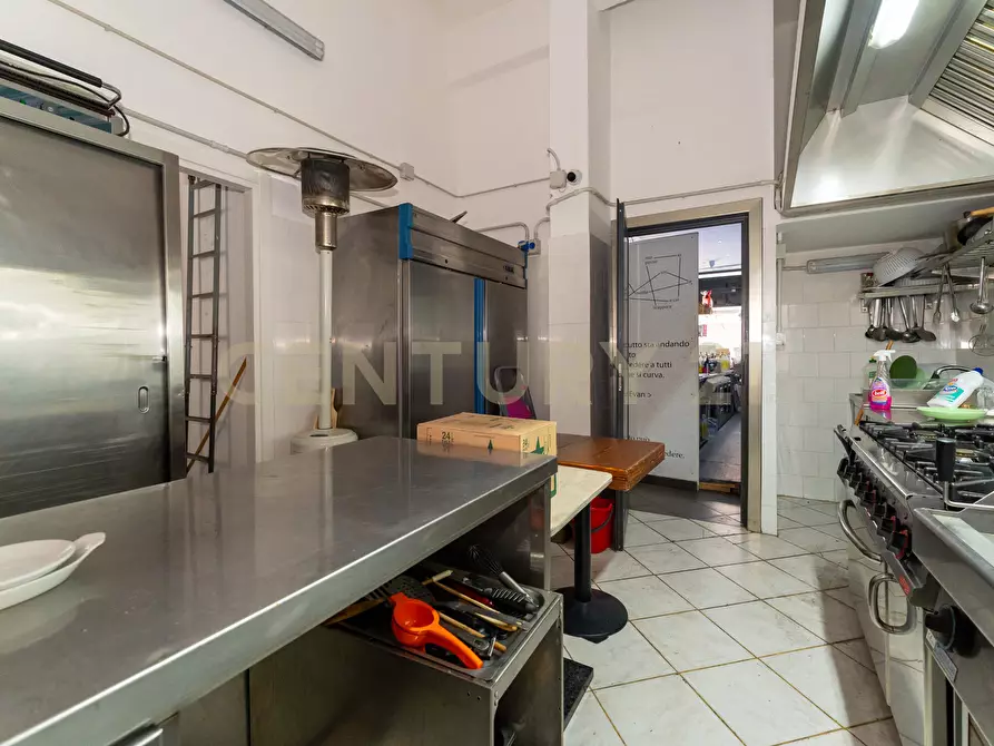 Immagine 26 di Pizzeria / Pub in vendita  in Via Zolfatai 9 a Catania