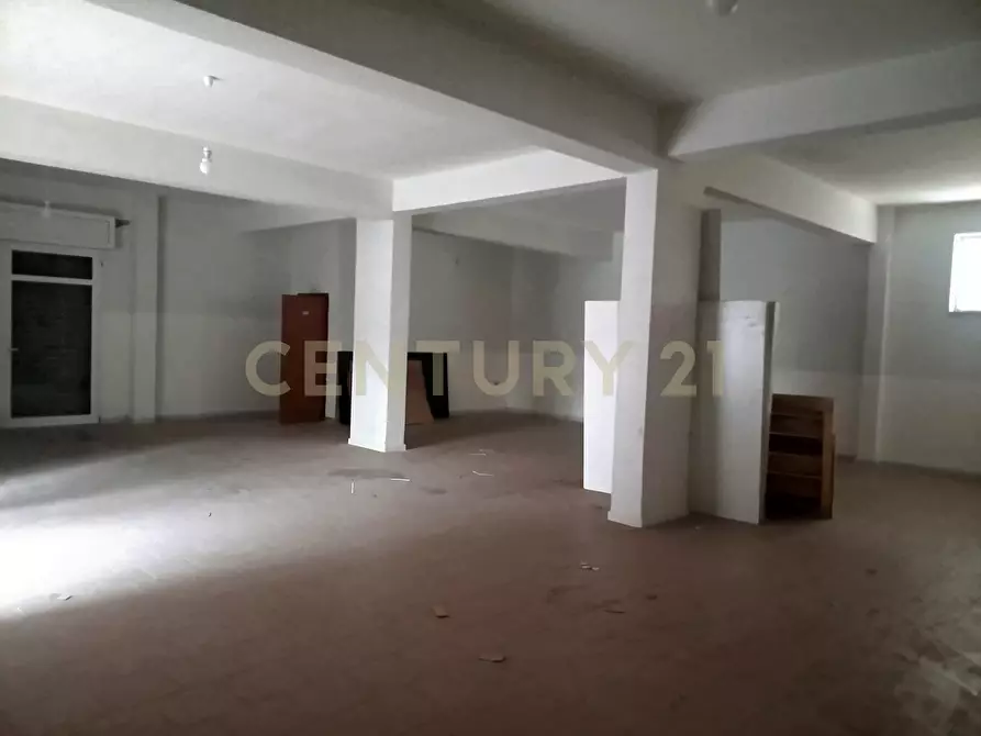 Immagine 1 di Locale commerciale in vendita  in Via Padre Popieluszko a Pace Del Mela