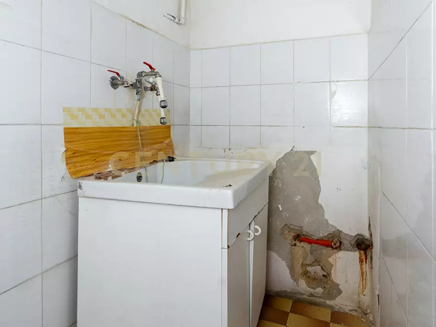 Immagine 25 di Trilocale in vendita  in Corso Vittorio Emanuele 122 a Caltagirone