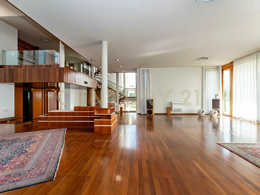 Immagine 15 di Villa in vendita  in Via dei Maceratoi 4 a Acireale