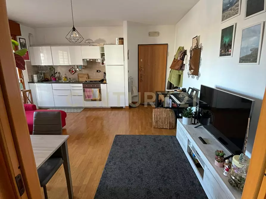 Immagine 4 di Bilocale in affitto  in via Giuseppe De Santis 3 a Roma