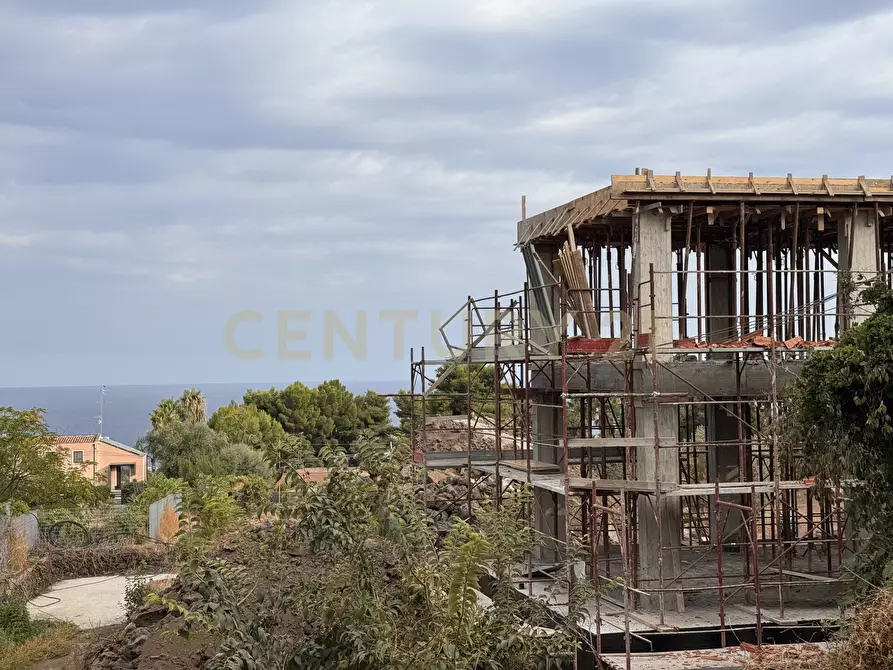 Immagine 4 di Villa in vendita  in Via Nino Martoglio S.N. a Aci Castello