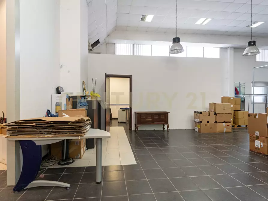 Immagine 19 di Attività commerciale in vendita  in Viale del Commercio a Misterbianco