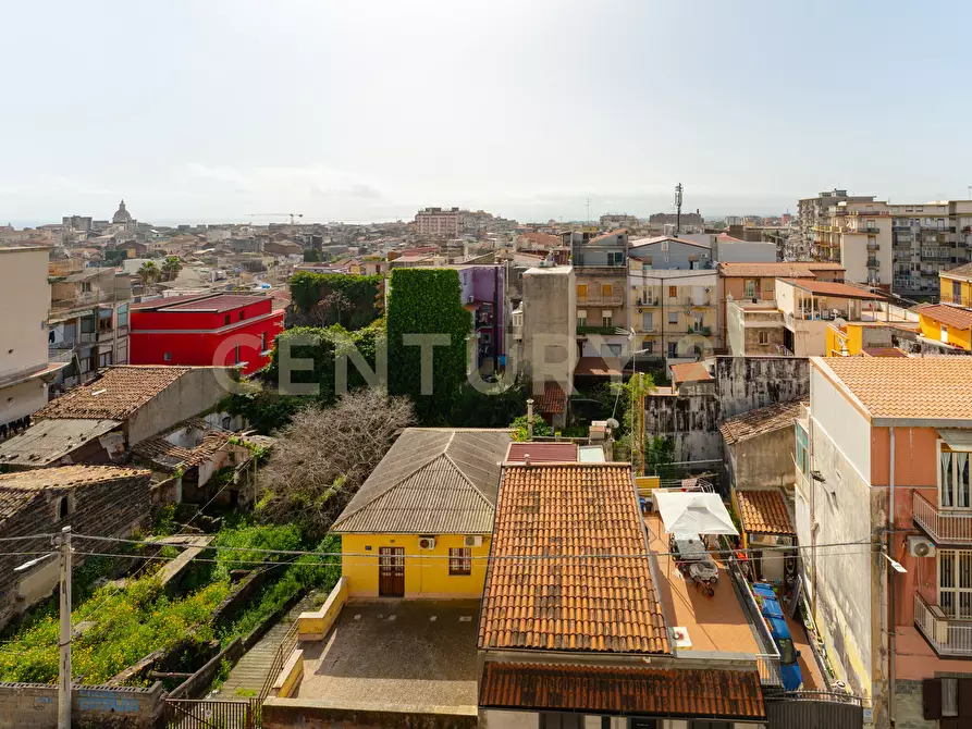 Immagine 44 di Pentalocale in vendita  in Via Acquedotto Greco 248 a Catania