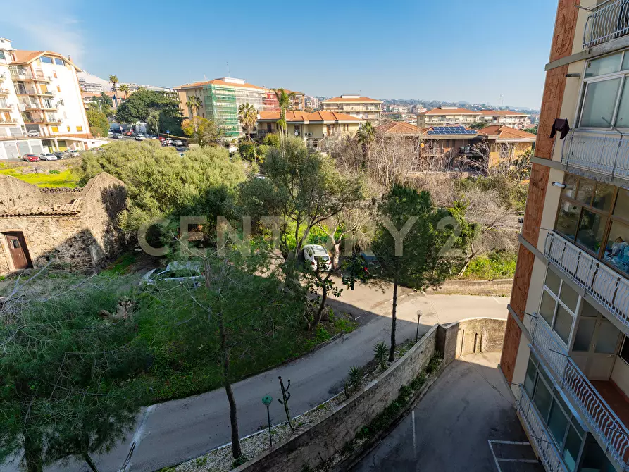 Immagine 22 di Trilocale in vendita  in Via Novaluce 48 a Tremestieri Etneo