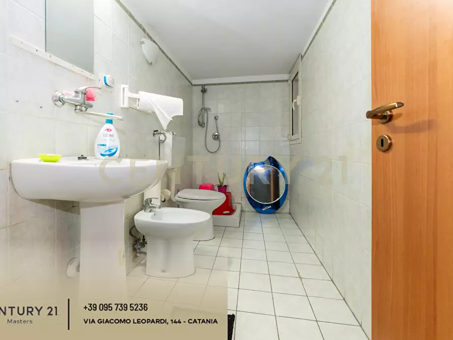 Immagine 43 di Pentalocale in vendita  in Via Isole Eolie 126 a Paterno'