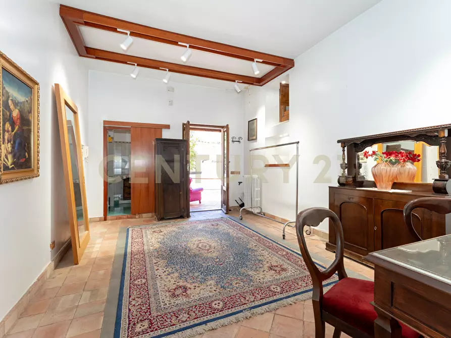 Immagine 12 di Locale commerciale in affitto  in Via Etnea 90 a Mascalucia