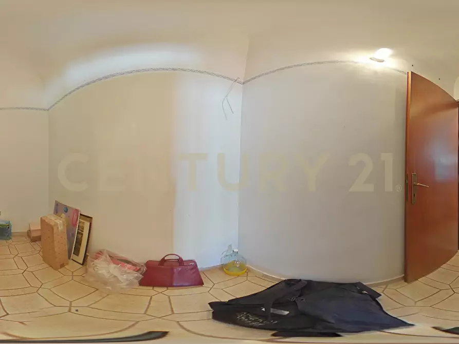 Immagine 55 di Pentalocale in vendita  in Via Giuseppe Garibaldi 179 a Catania