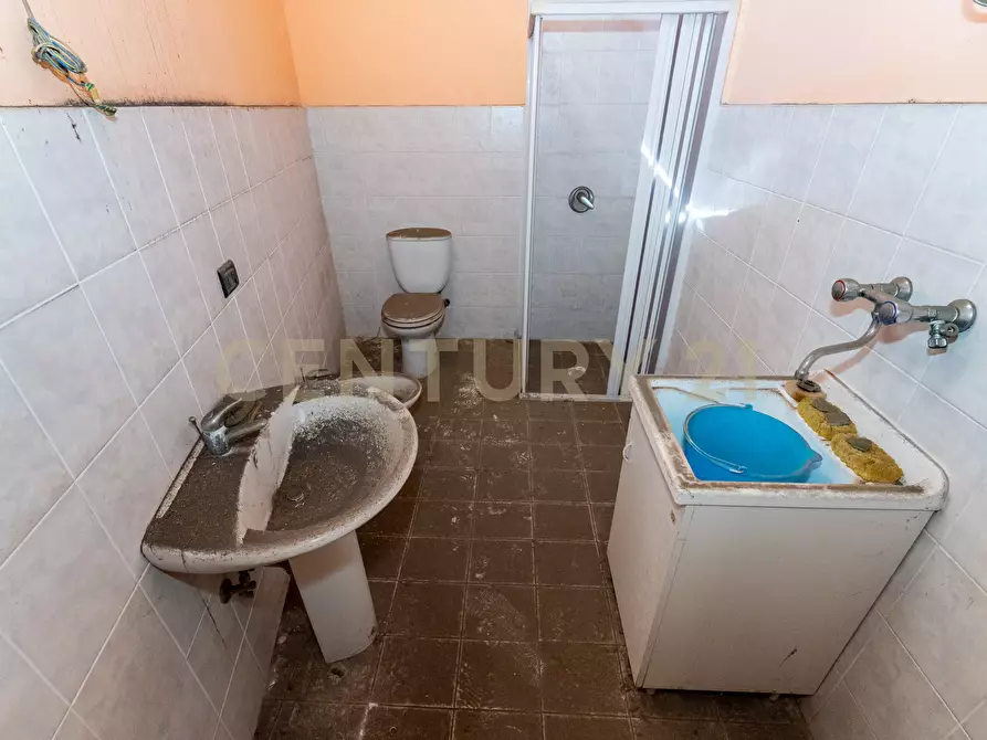 Immagine 83 di Palazzo in vendita  in Via Sebastiano Catania 284 a Catania