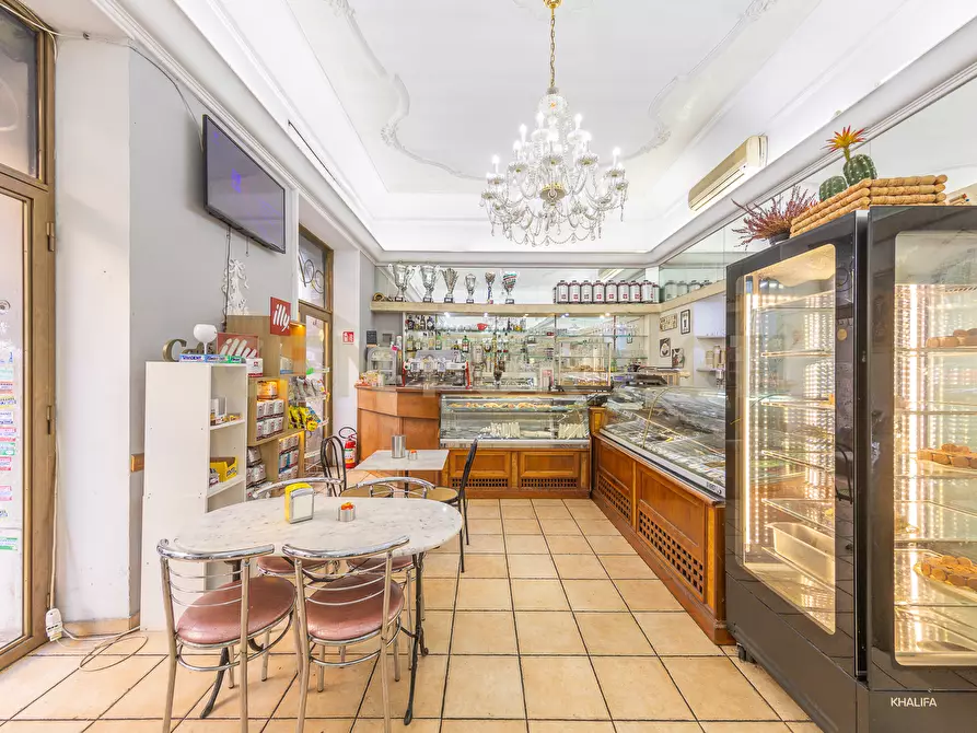 Immagine 10 di Quadrilocale in vendita  in Via Nemorense 26/28 a Roma