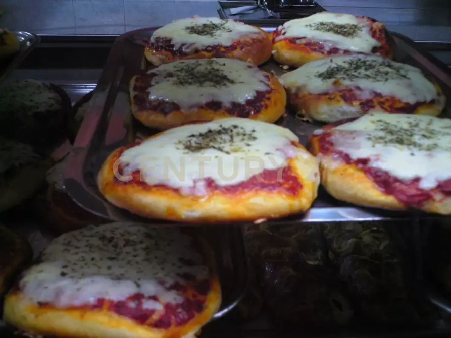 Immagine 26 di Pizzeria / Pub in vendita  in Via della Regione 1 a San Giovanni La Punta