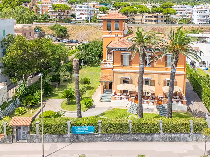 Immagine 4 di Villa in vendita  in Via Aurelia 393 a Santa Marinella