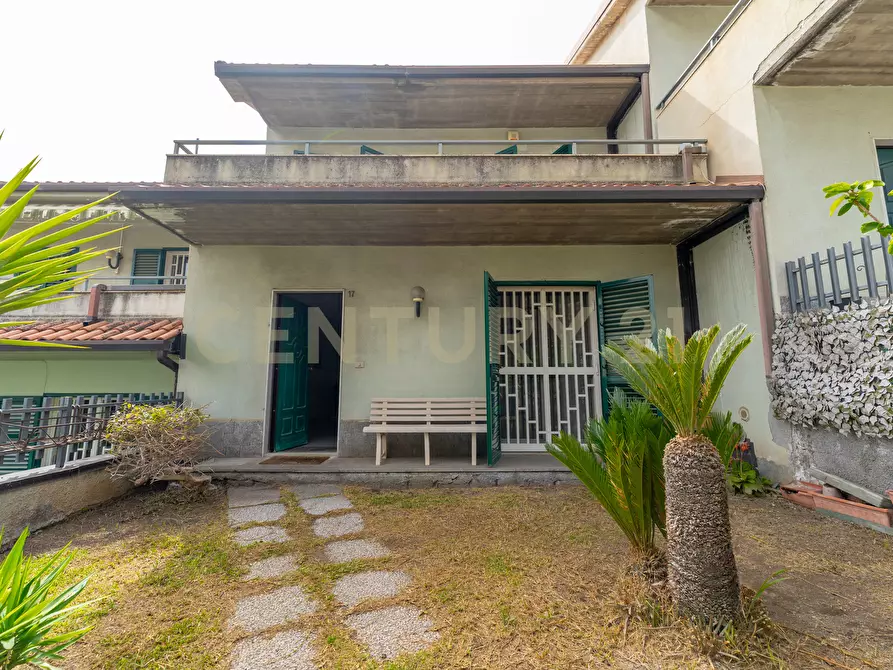 Immagine 2 di Villa in vendita  in Via Santa Rosa da Lima 17 a Catania