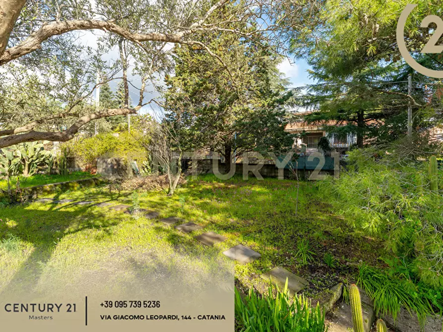 Immagine 36 di Villa in vendita  in Via Francesco Durante 11 a Pedara