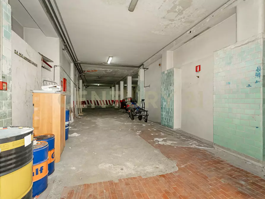 Immagine 36 di Garage in vendita  in Via Enna 13 a Catania