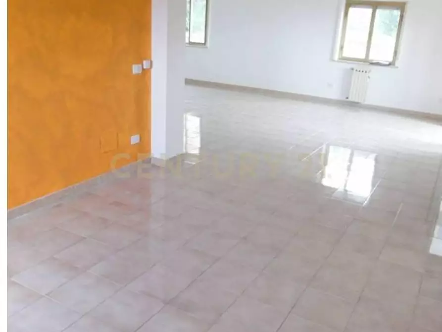 Immagine 12 di Pentalocale in vendita  in Via Alessandro Scarlatti 17 a Aci Castello