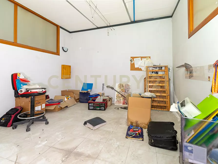 Immagine 17 di Locale commerciale in vendita  in Viale Mario Rapisardi 186 a Catania