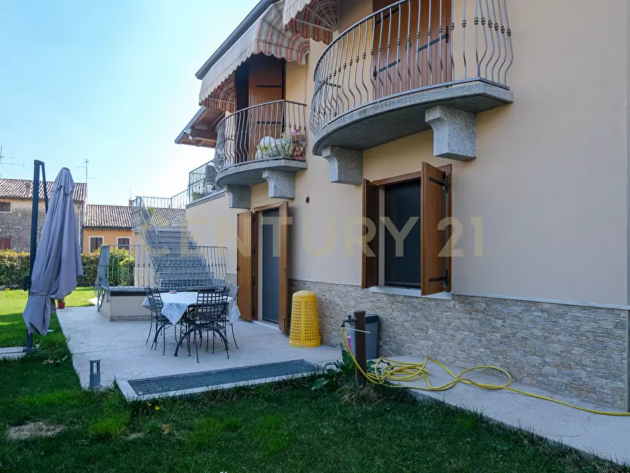 Immagine 3 di Casa bifamiliare in vendita  in Via Giovanni Ventitreesimo 2 a Mezzane Di Sotto