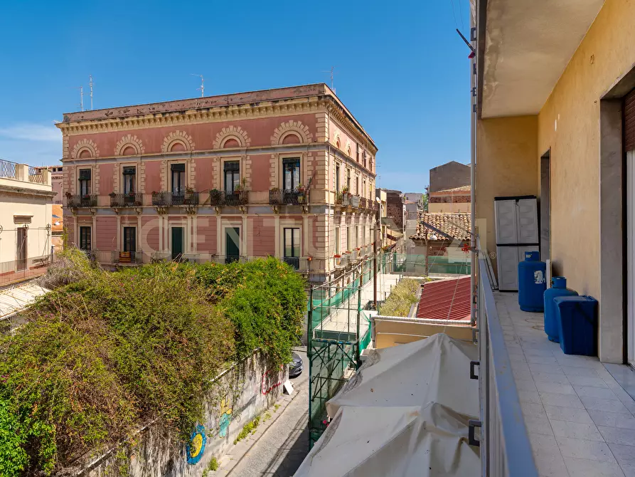 Immagine 37 di Pentalocale in vendita  in Via Antonino di Sangiuliano 54 a Catania