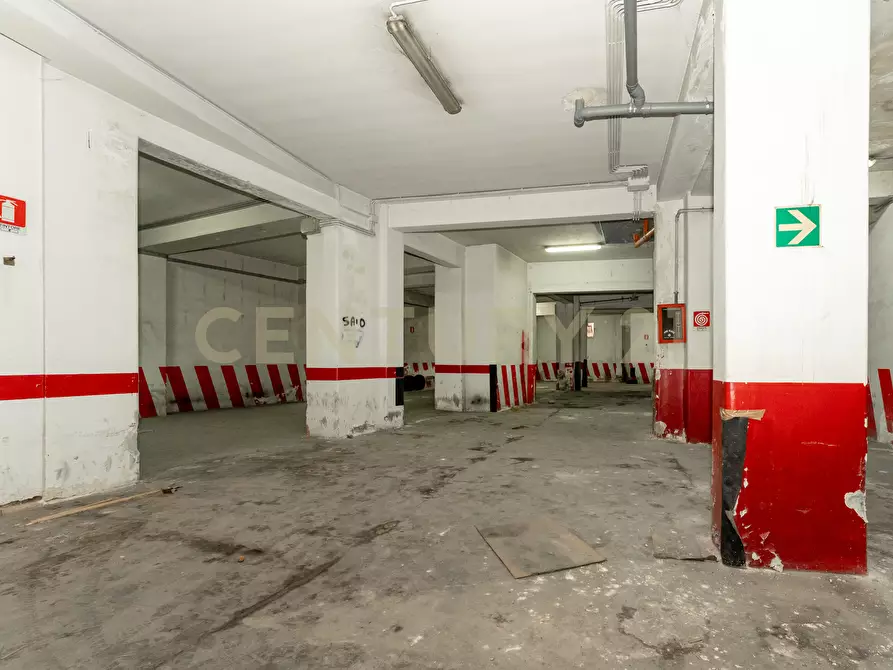 Immagine 19 di Garage in vendita  in Via Enna 13 a Catania