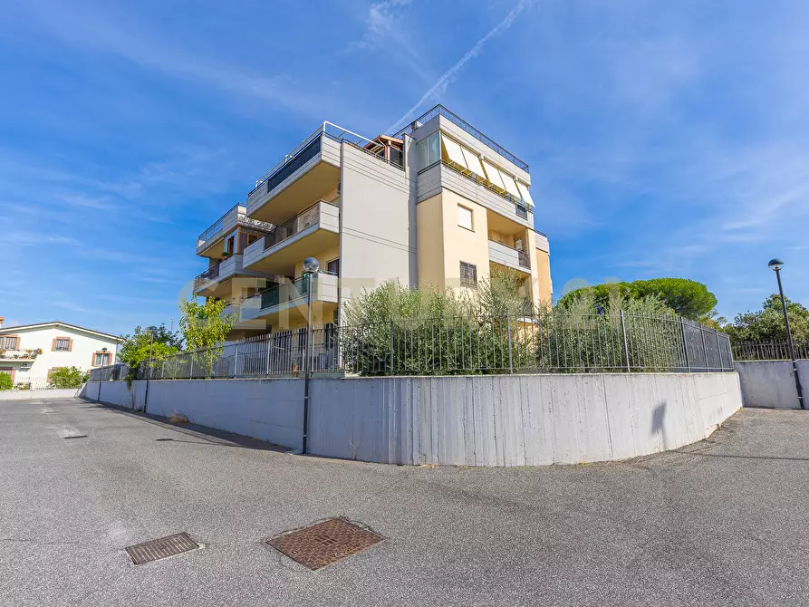 Immagine 25 di Bilocale in vendita  in Via Pollutri 6 a Roma