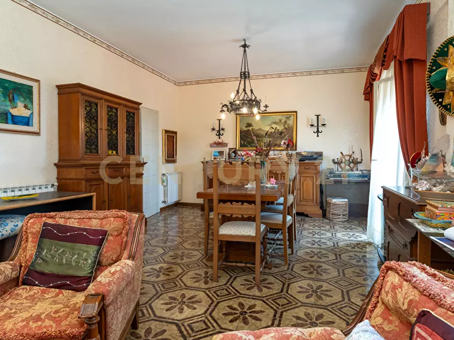 Immagine 17 di Pentalocale in vendita  in Via Madonna delle Lacrime 64 a Catania