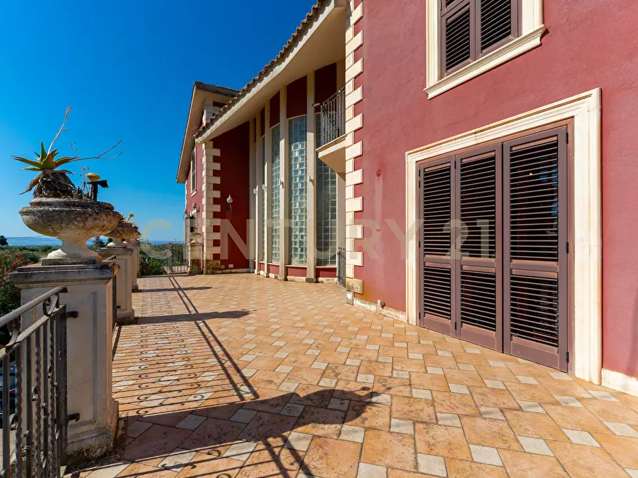 Immagine 84 di Villa in vendita  in Via Ottavia Penna 50 a Caltagirone